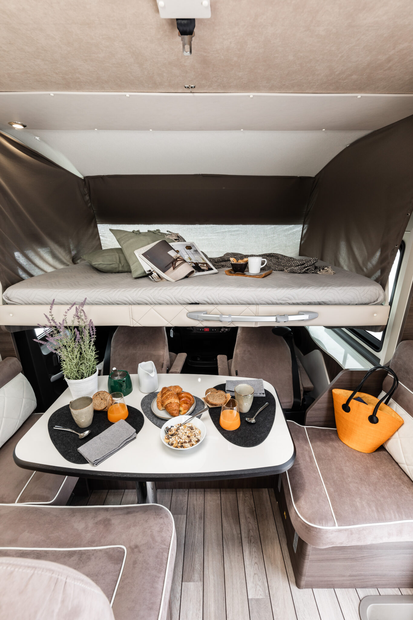 Nevis Series 800 - Season 2025 | McLouis